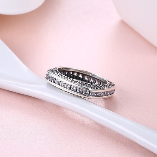 Sølv ring firkantet med zirconia - Urma.dk