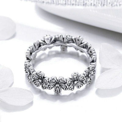 Sølv ring med blomster og zirconia