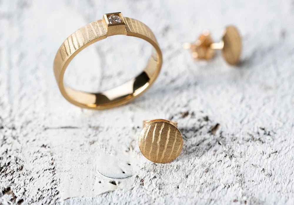 18 karat guld ørehænger mat/børstet - Urma.dk