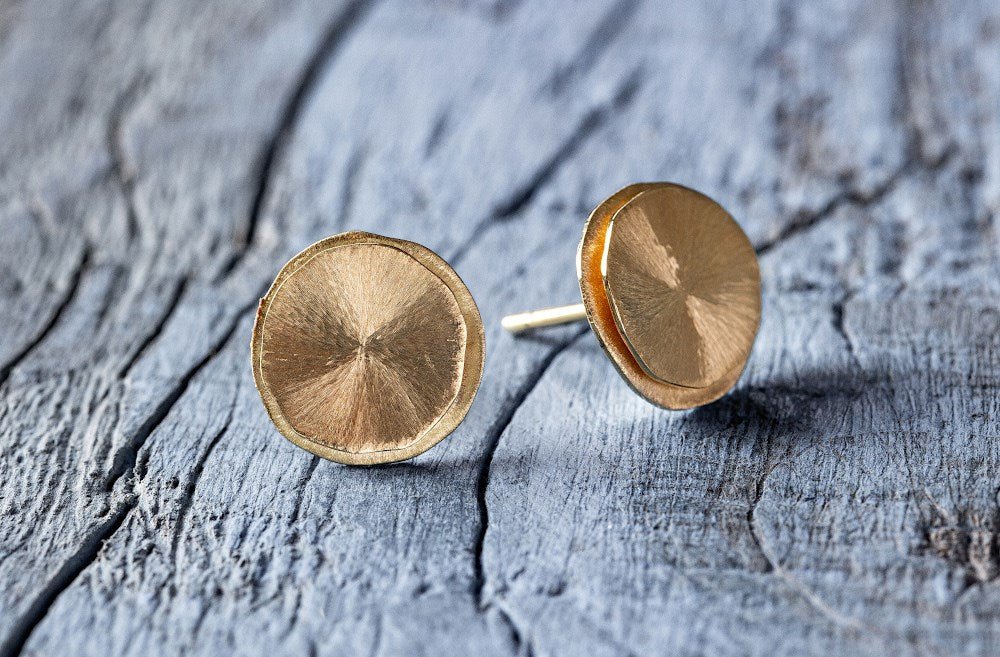 18 karat guld øreringe mat/børstet - Urma.dk