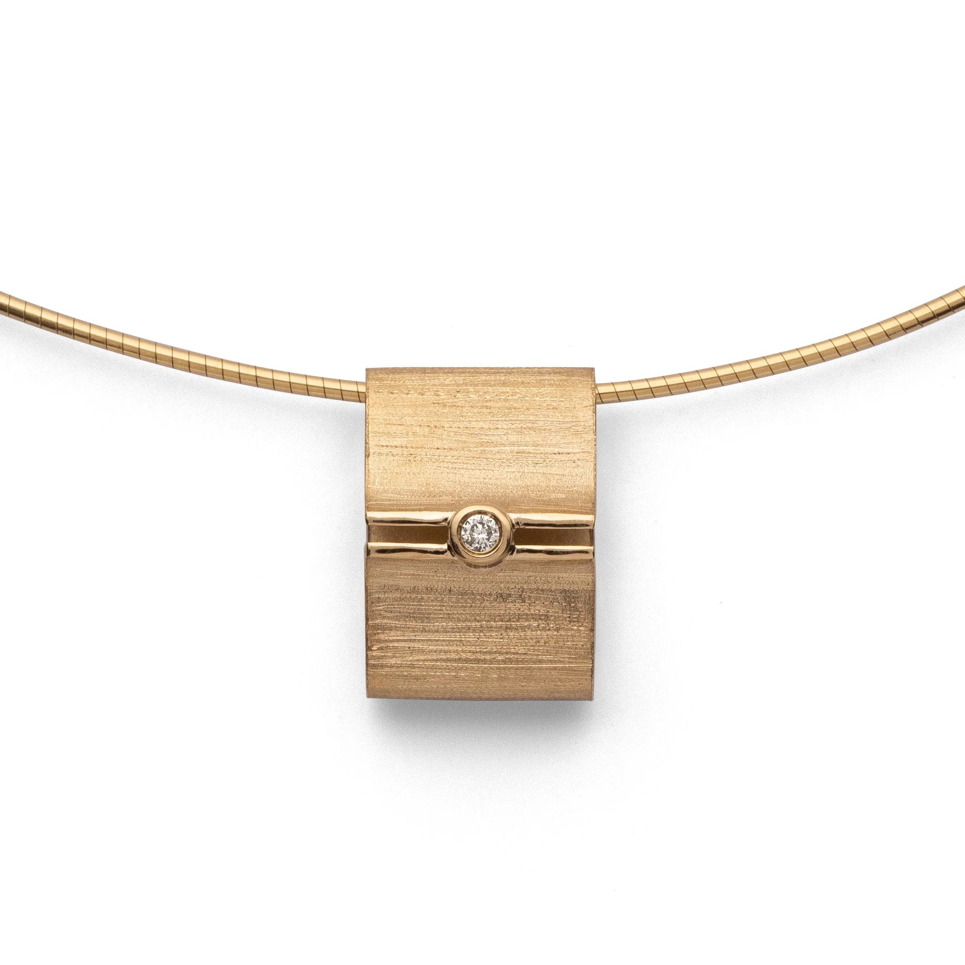 18 karat guld Vedhæng mat/børstet, br. 0,02ct W - SI - Urma.dk