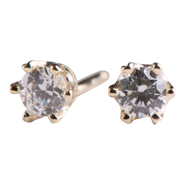 HEART 14kt. guldørestikker m/dia. 0.06ct W/SI