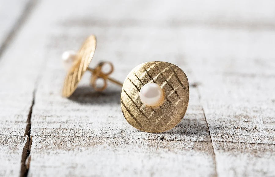 18 karat guld ørehænger mat/børstet kulturperle 1,45ct