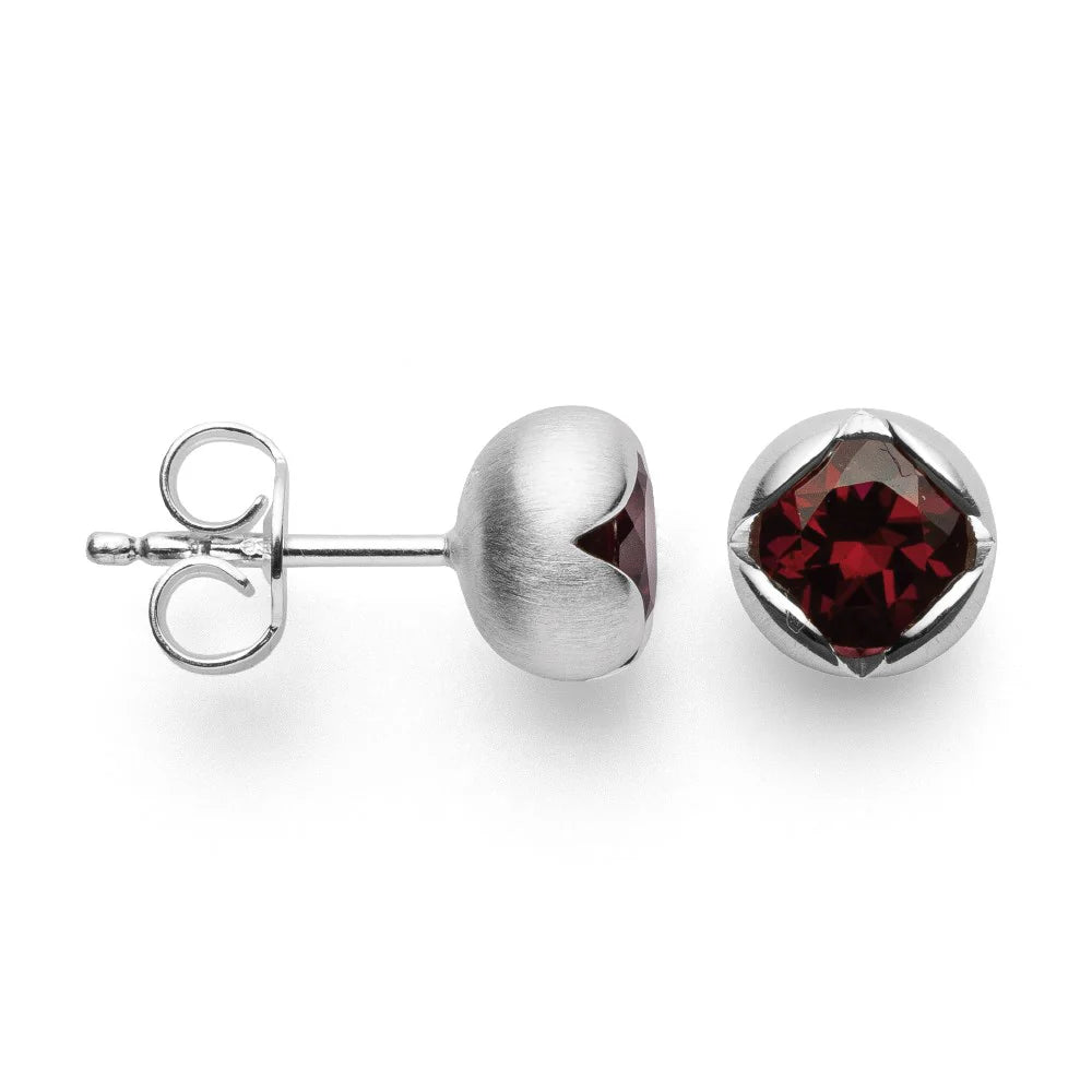 Sterling sølv Ørestikker mat, Granat 1,66ct