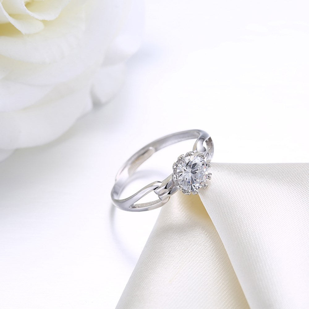Sølv ring med blomst med zirconia sten