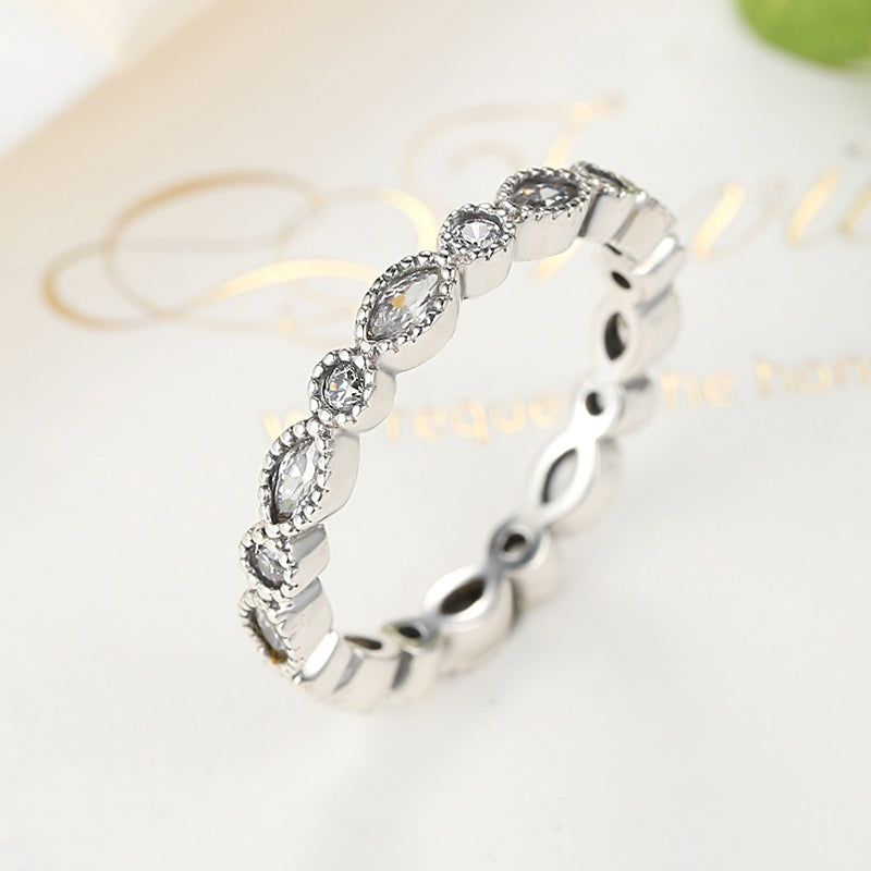Sølv ring med zirconia sten