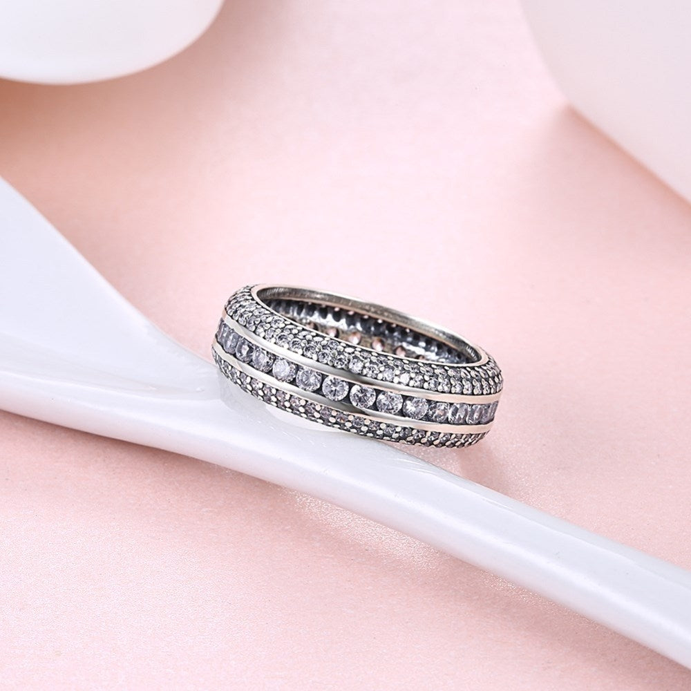 Sølv ring med flere rækker zirconia