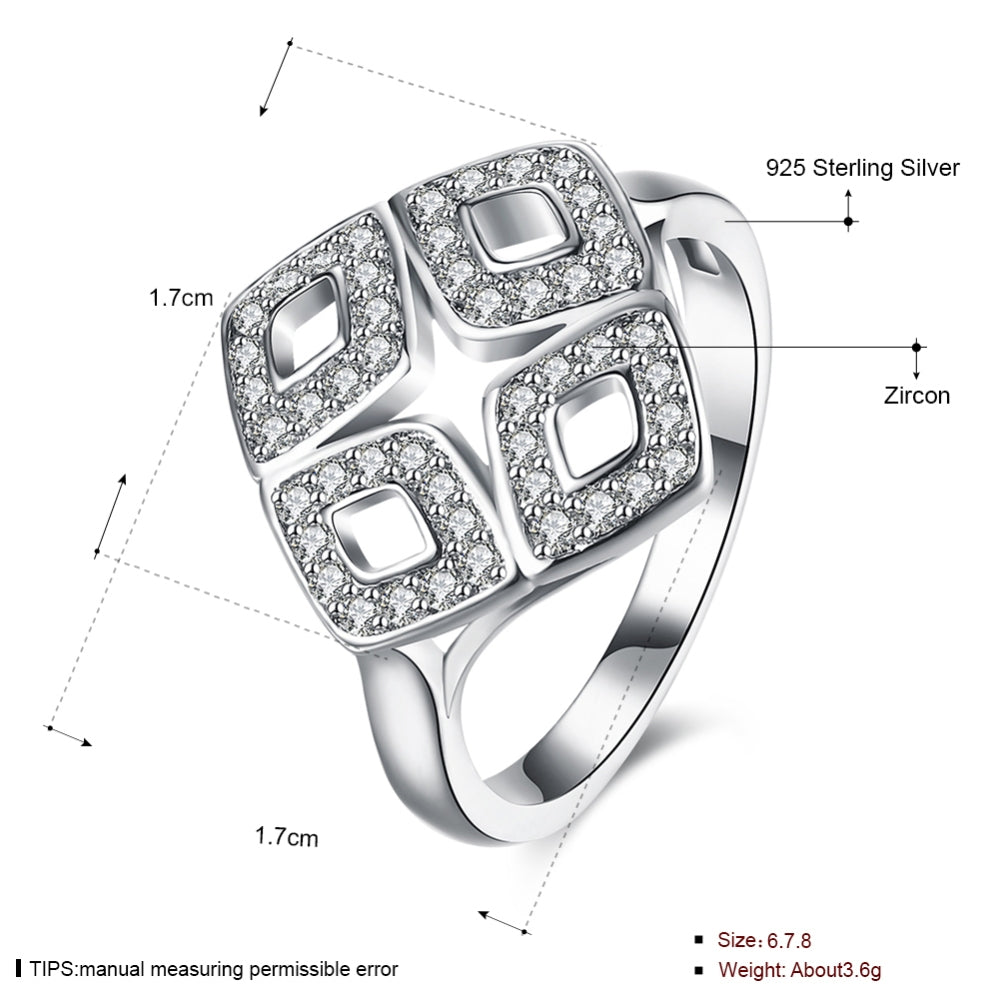 Sølv ring med mønster i rhombe form med zirconia.