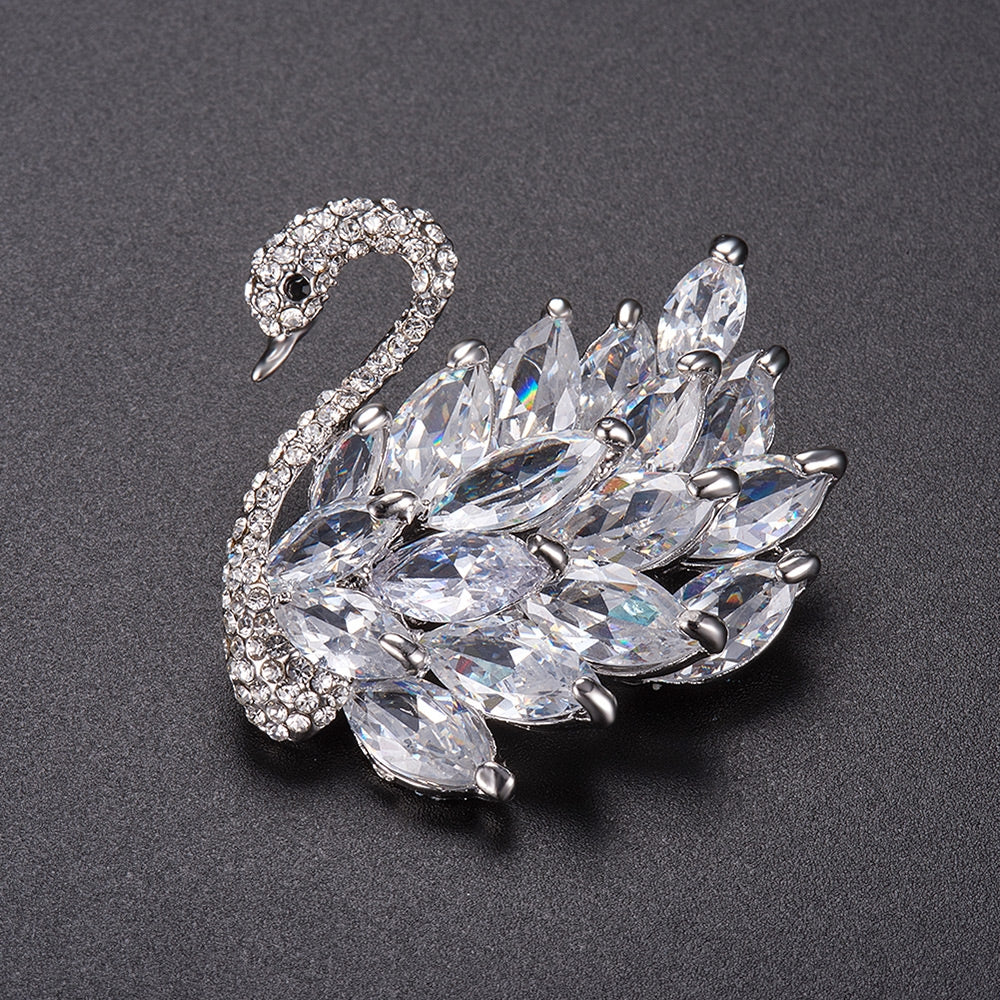 Broche som svane med zirconia stene