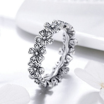 Sølv ring med blomster og zirconia