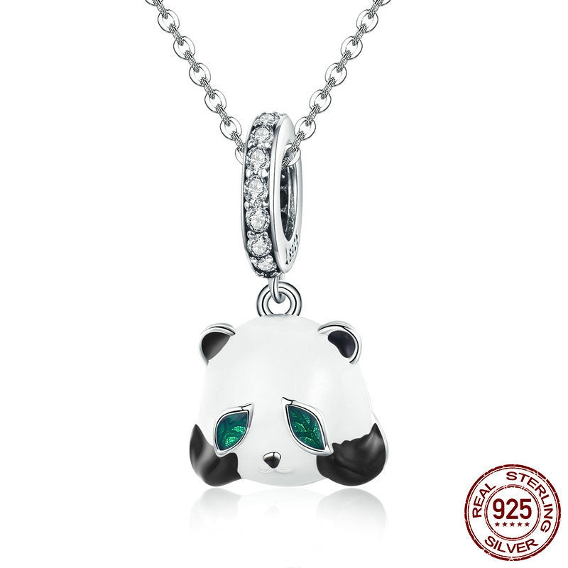 Halskæde med panda vedhæng. 