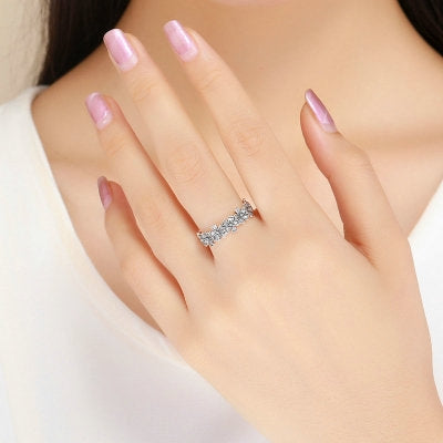 Sølv ring med blomster og zirconia
