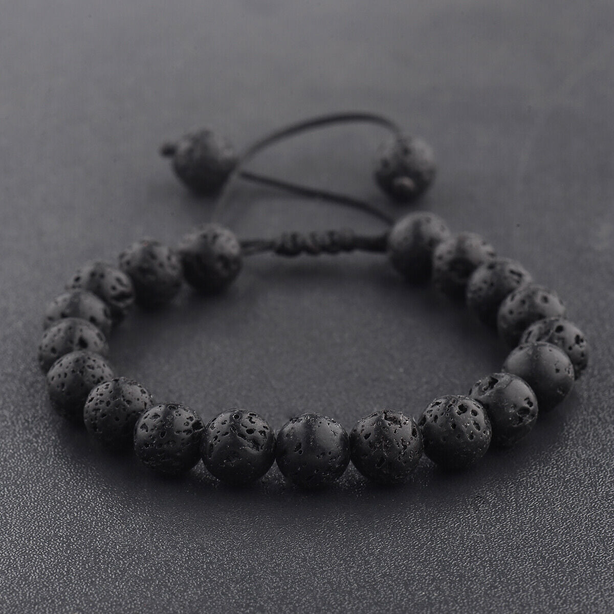 Yoga armbånd flettet med lava stene
