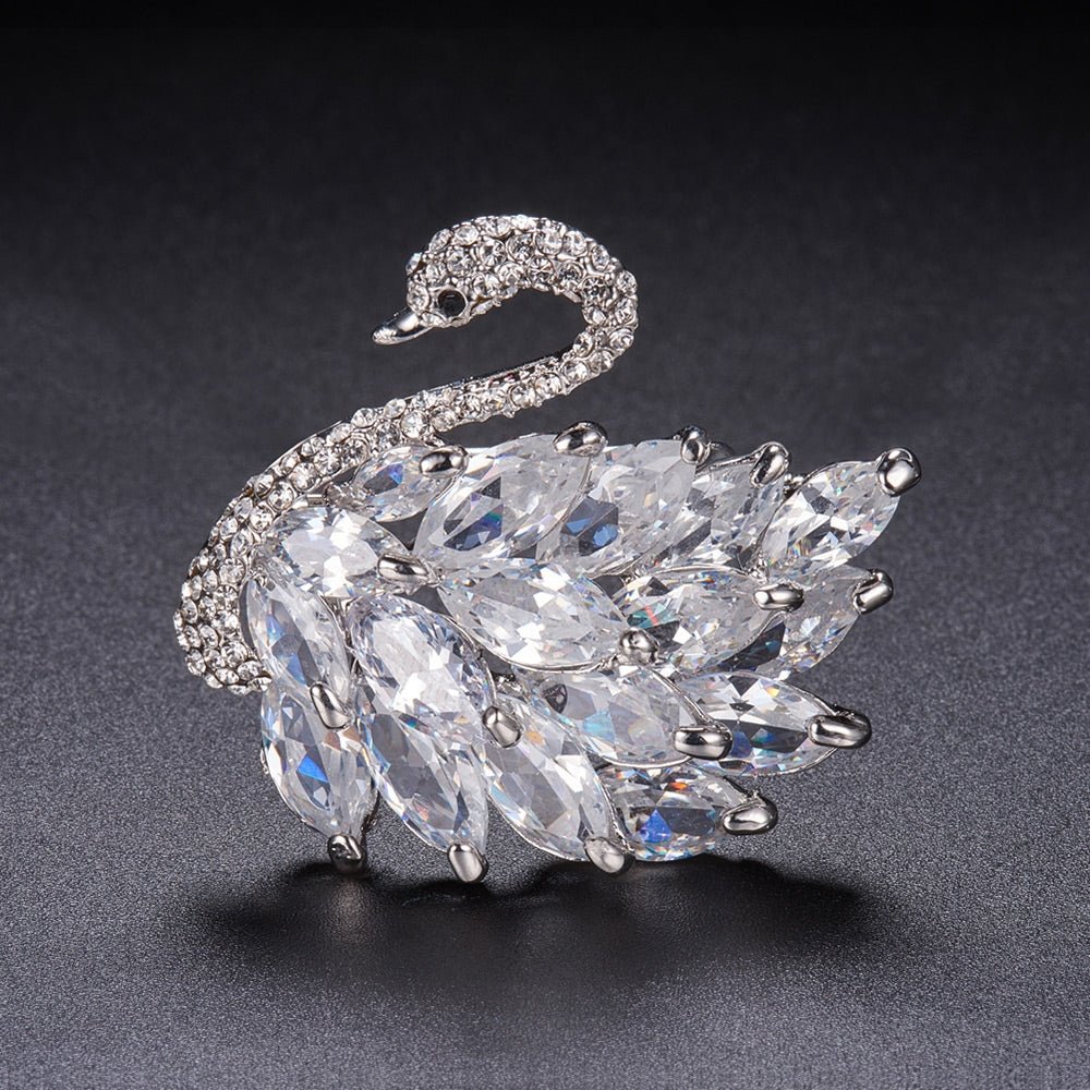 Broche, svane med zirconia - Urma.dk
