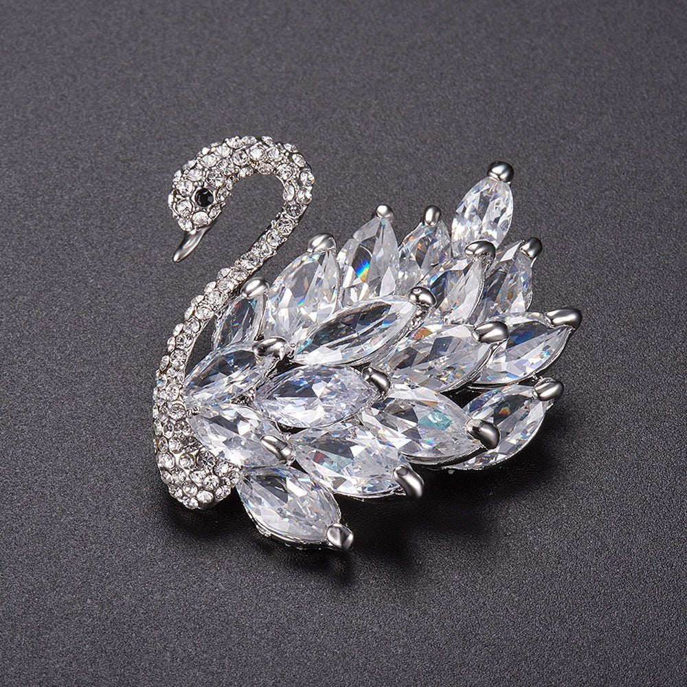 Broche, svane med zirconia - Urma.dk