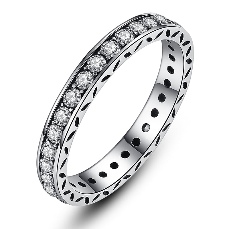 Sølv ring med zirconia stene på række