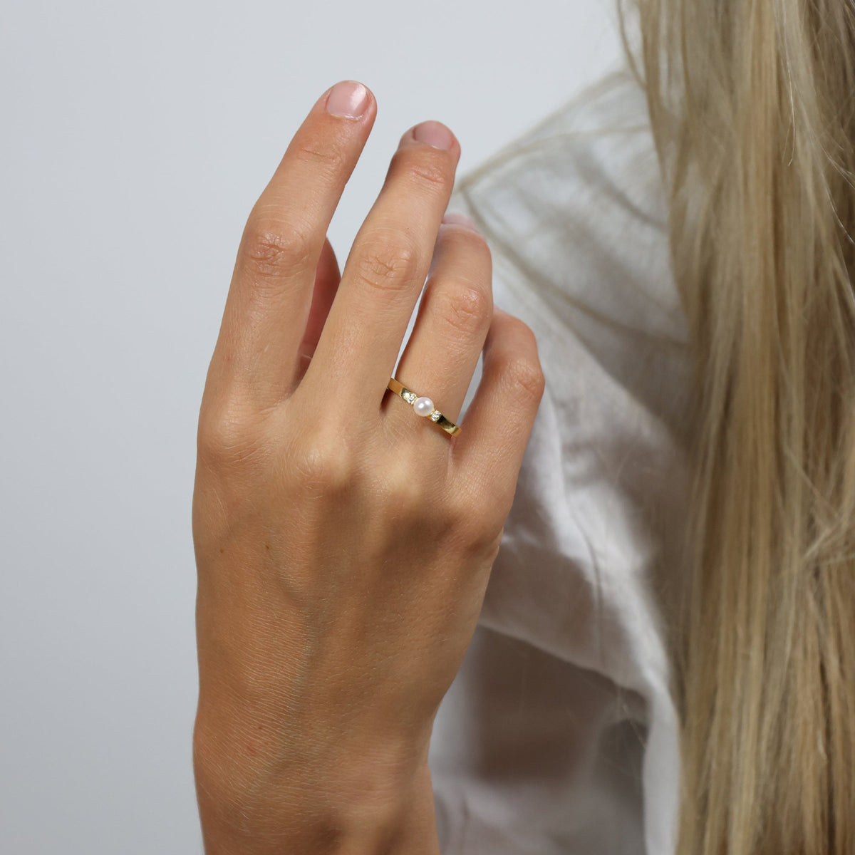 Dame ring ,1x ferskvandsperle+4 x 0,005 