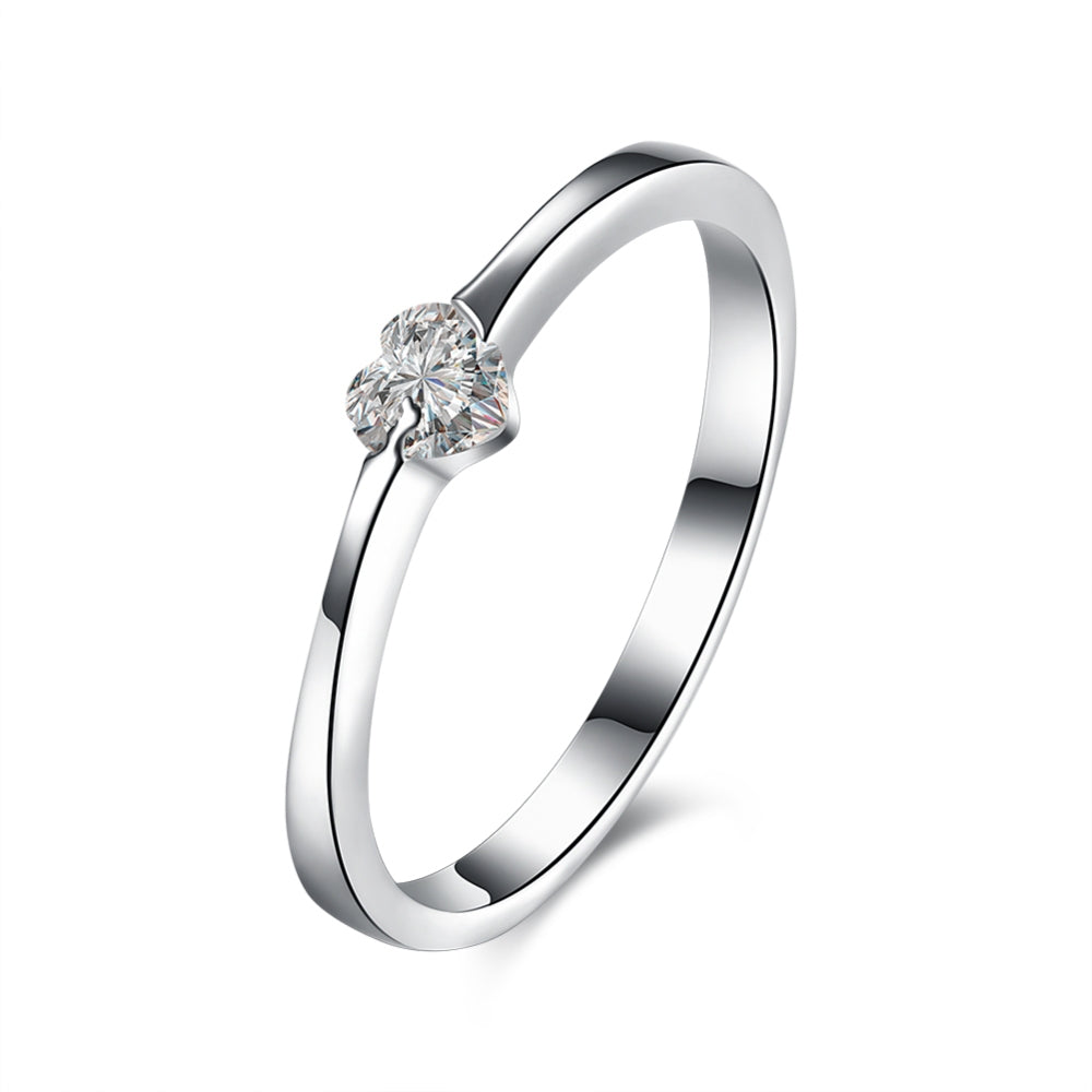 Sølv ring med hjerteformet zirconia