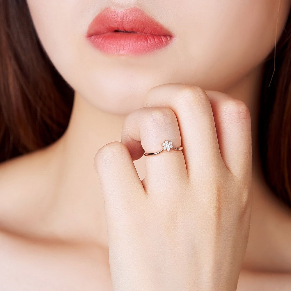 Forgyldt sølv ring med blomst med zirconia sten - Urma.dk