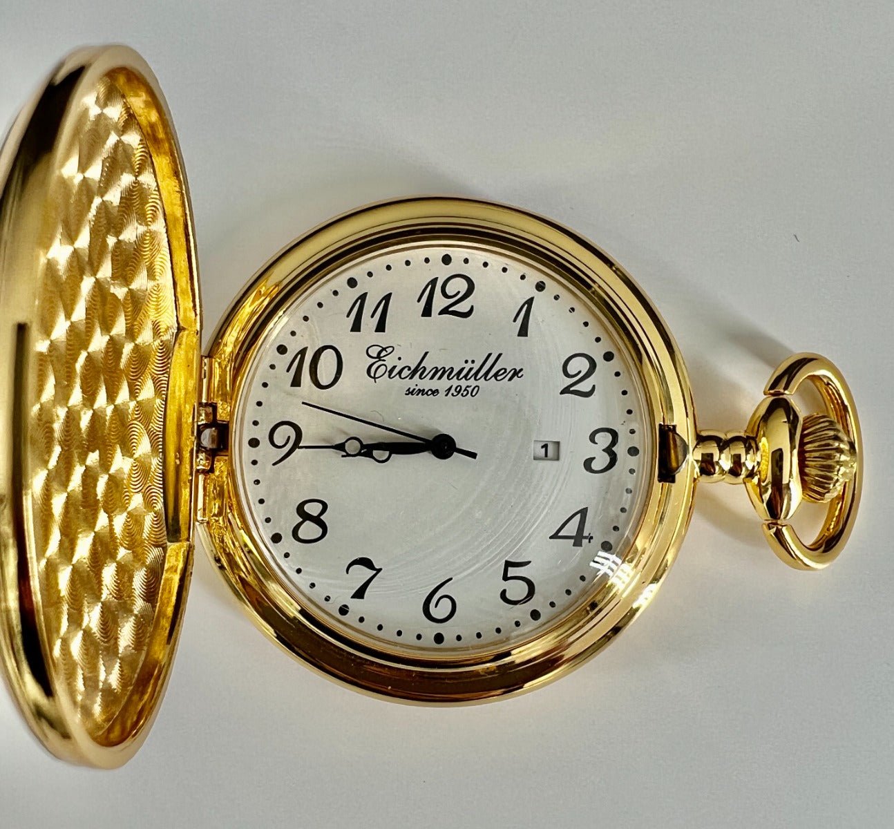 Lommeur i forgyldt metal med dato, klap - Ø 48 mm - Urma.dk