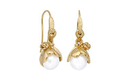 Ørehængere i forgyldt sølv med ferskvandsperler - Autumn Bloom - Urma.dk