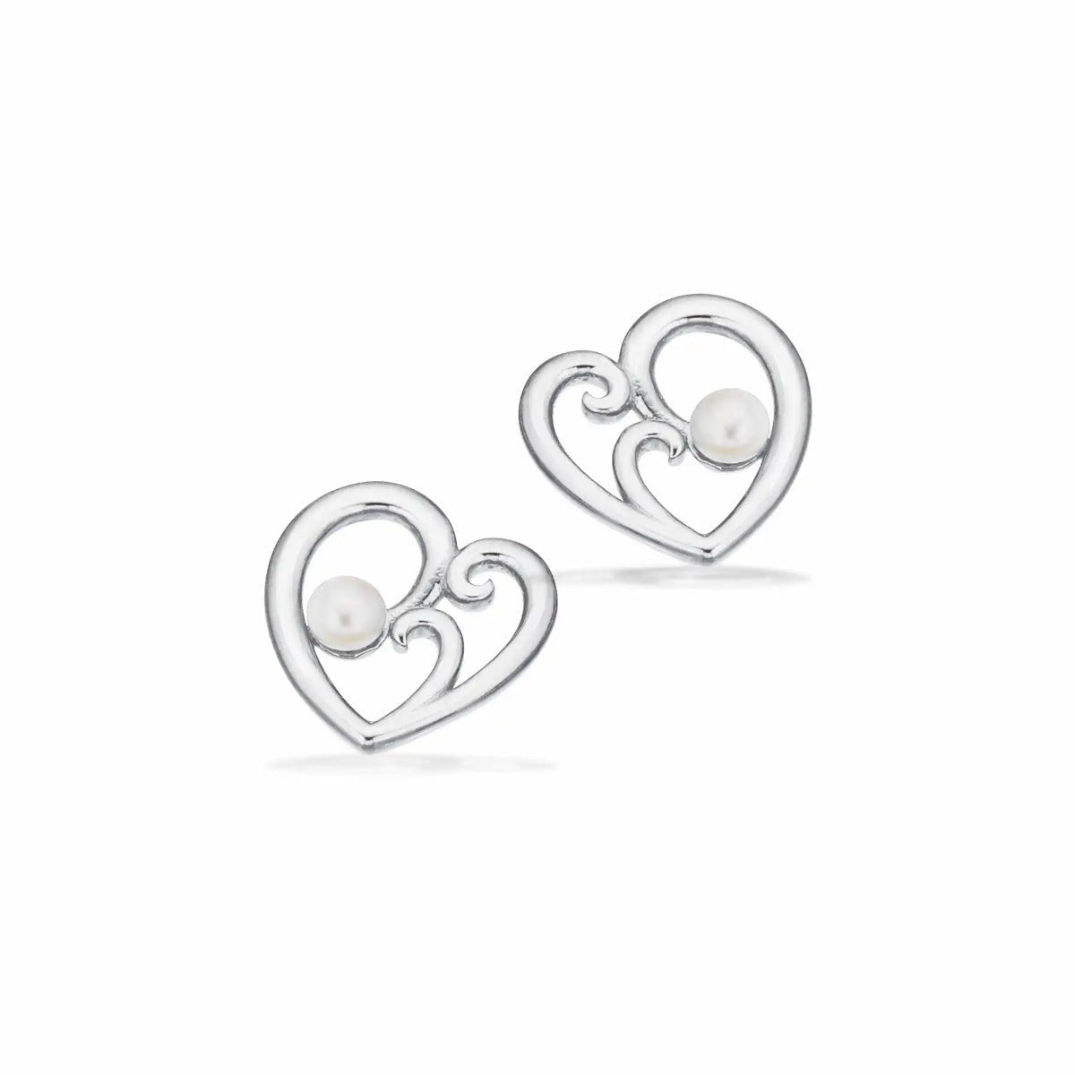 Ørestikker i sølv med hjerter og ferskvands kulturperler. - Urma.dk