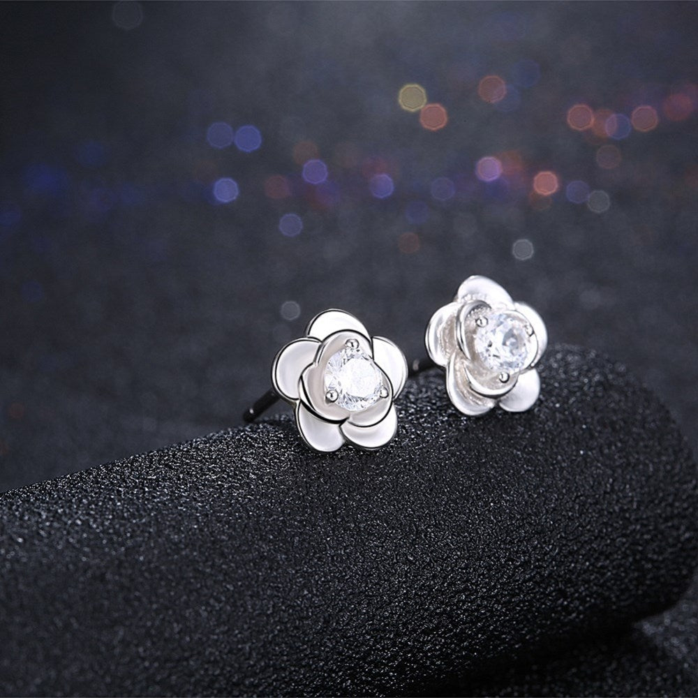 Ørestikker med zirkonia. - Urma.dk