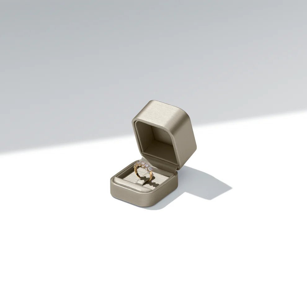 Sif Ring Brina - 14 kt. guld el. hvidguld 0.50 ct TW G - H VS lab - grown diamanter SJ - R2535 - WD - YG - Urma.dk