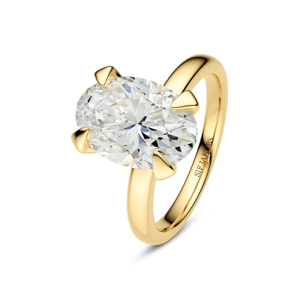 Sif Ring Grace Ovale Solitaire - 14 kt. guld el. hvidguld 1.00 - 3.00 ct TW G - H VS lab - grown diamant SJ - R2568 - WD - YG - Urma.dk