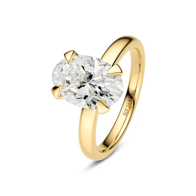 Sif Ring Grace Ovale Solitaire - 14 kt. guld el. hvidguld 1.00 - 3.00 ct TW G - H VS lab - grown diamant SJ - R2568 - WD - YG - Urma.dk