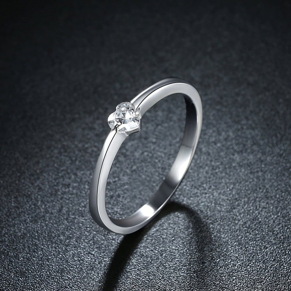 Sølv ring med hjerteformet zirconia - Urma.dk