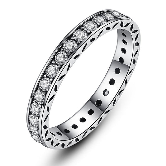 Sølv ring med zirconia stene på række - Urma.dk