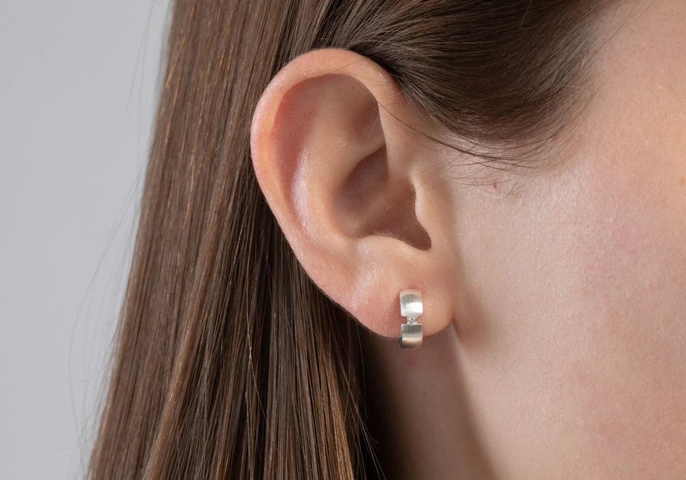 Sterling sølv creol matt., Brillant 0,04ct W - SI - Urma.dk