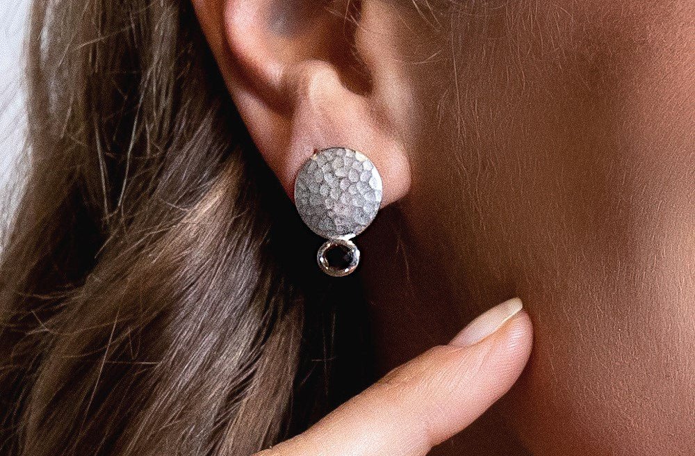 Sterling sølv hamrede ørehænger, RQ 0,48ct - Urma.dk