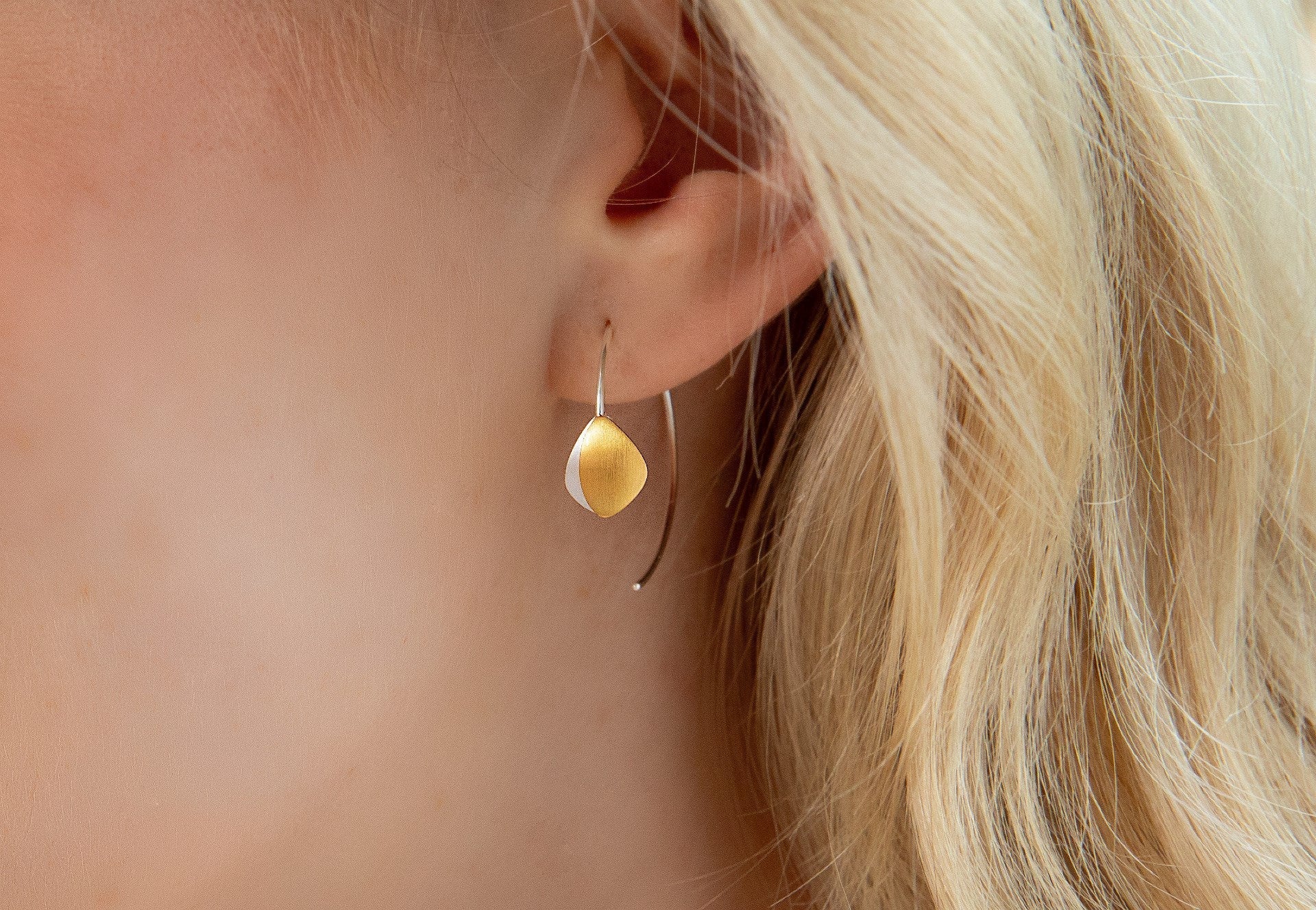 Sterling sølv ørehænger, delvis mat fg - Urma.dk