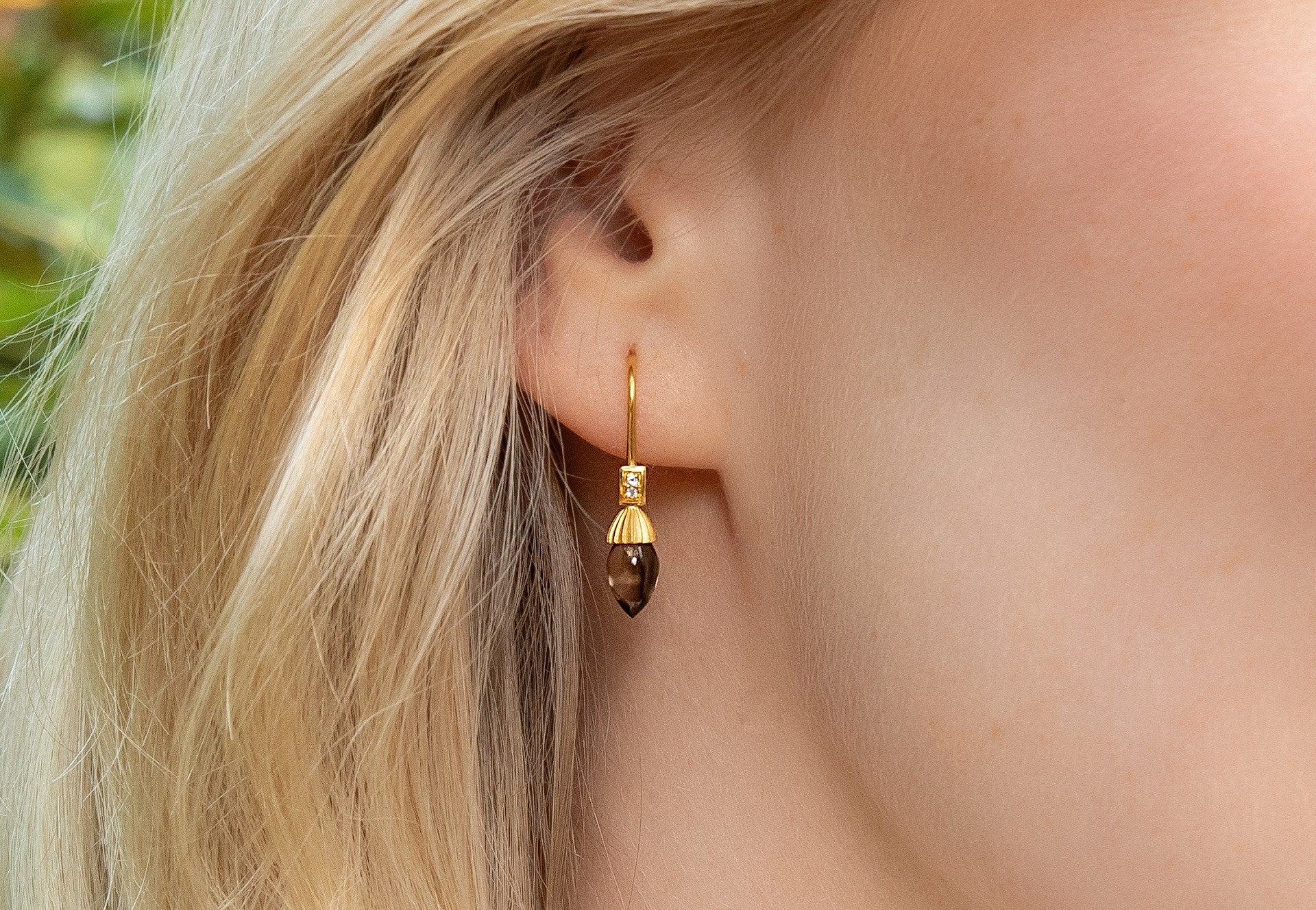 Sterling sølv ørehænger, fg mat/pol., RQ og topas - Urma.dk