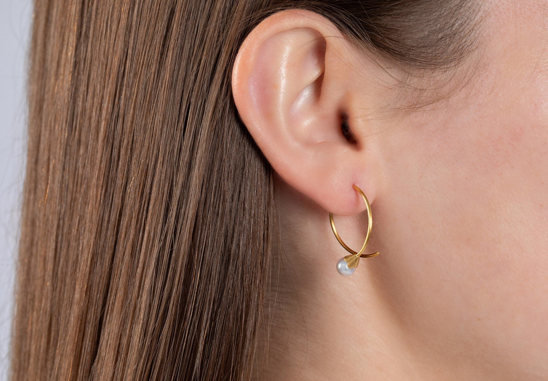 Sterling sølv Ørehænger, fg. matt., kulturperle 2,30ct - Urma.dk