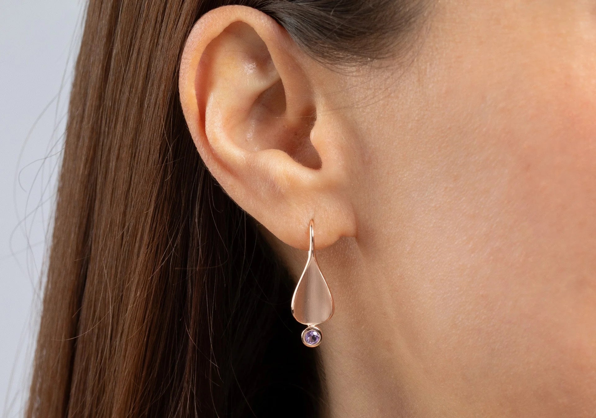 Sterling sølv ørehænger, rosa fg mat/blank, ametyst 0,19ct - Urma.dk