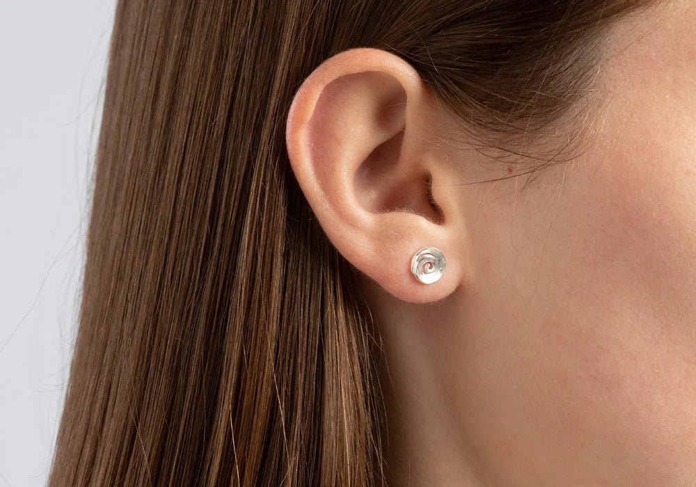 Sterling sølv Ørestikker børstet, dia.er 0,01ct W - SI - Urma.dk