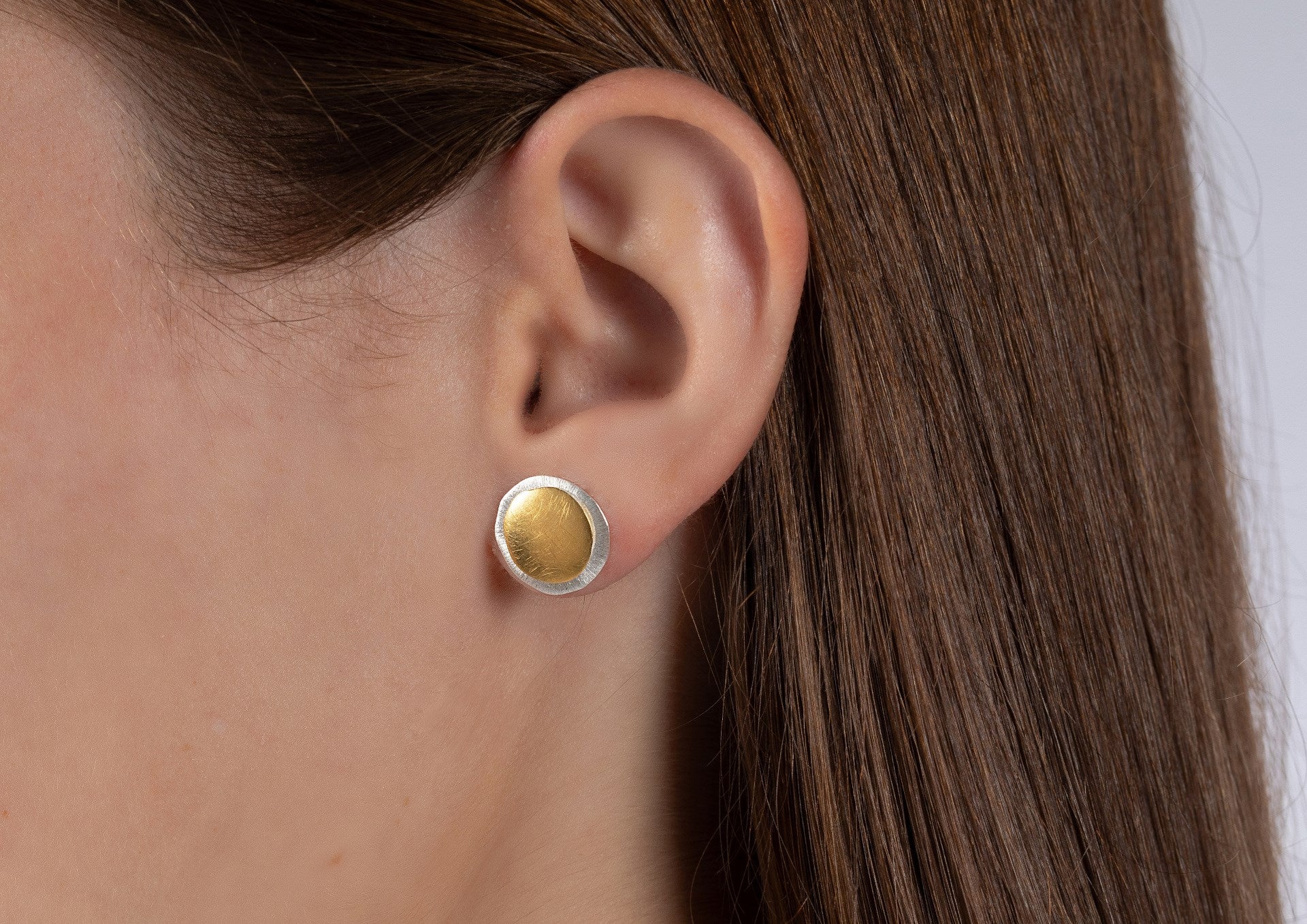 Sterling sølv Ørestikker, delvis fg, mat/børstet - Urma.dk