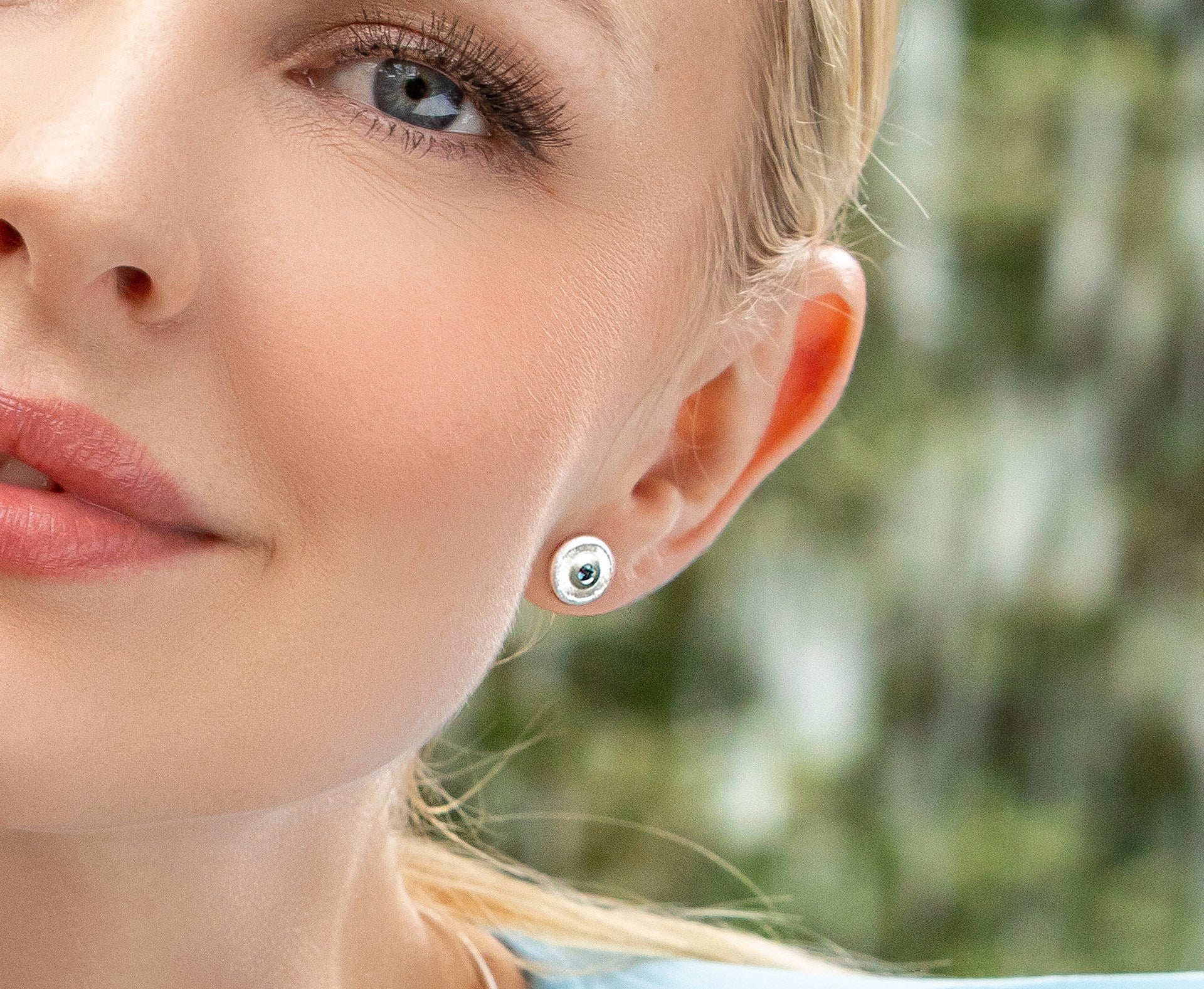 Sterling sølv Ørestikker mat, Topaz London Blue 0,14ct Ej rhodineret - Urma.dk