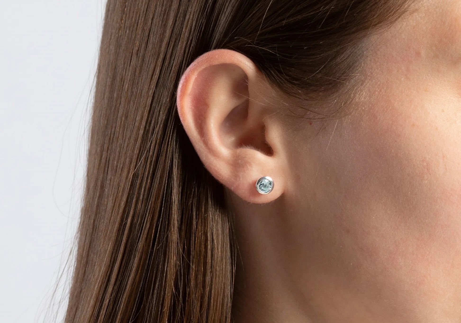 Sterling sølv Ørestikker polerede, blå topas 1.02ct - Urma.dk