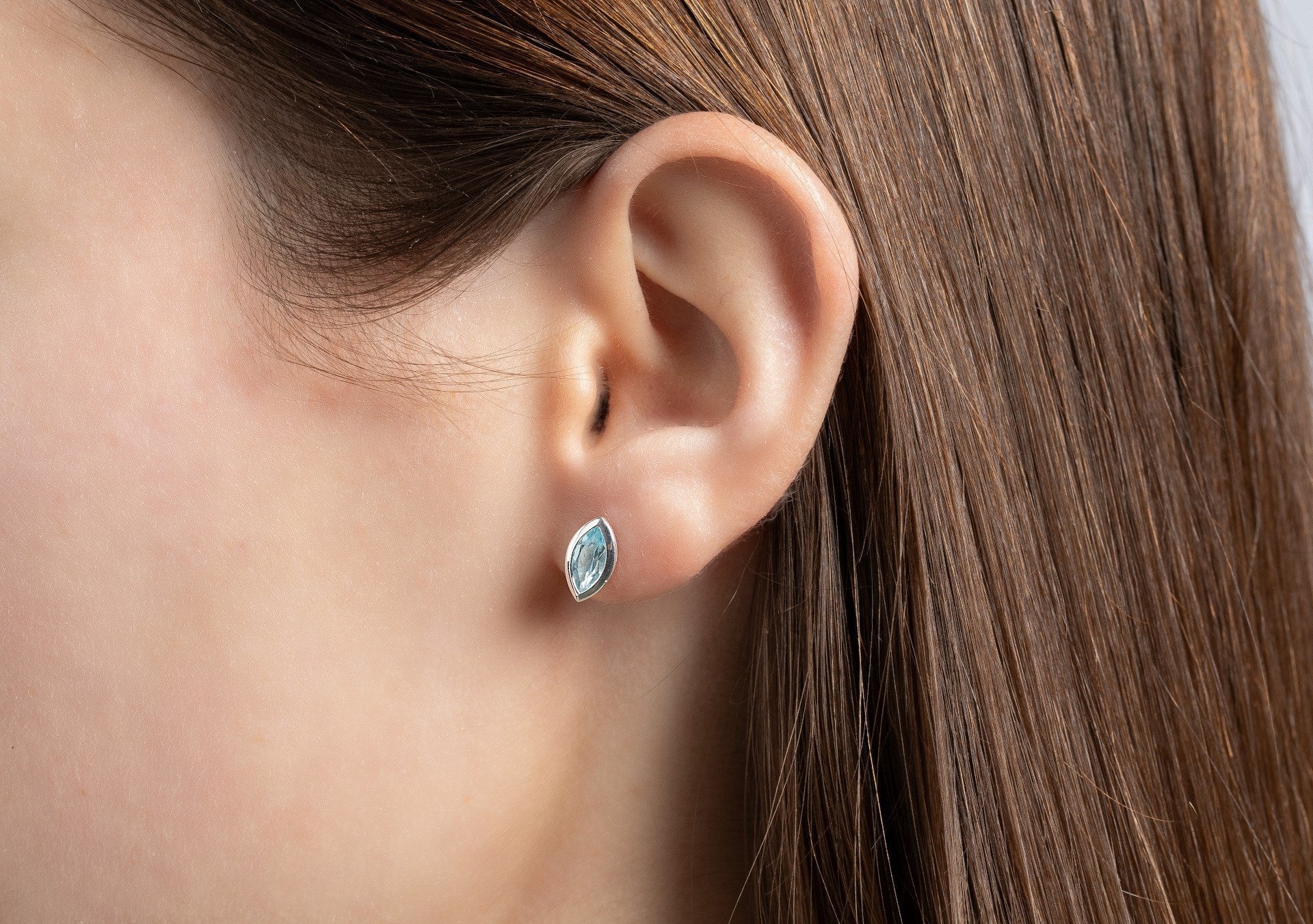 Sterling sølv Ørestikker polerede, Topaz Himmelblå 1.26ct - Urma.dk