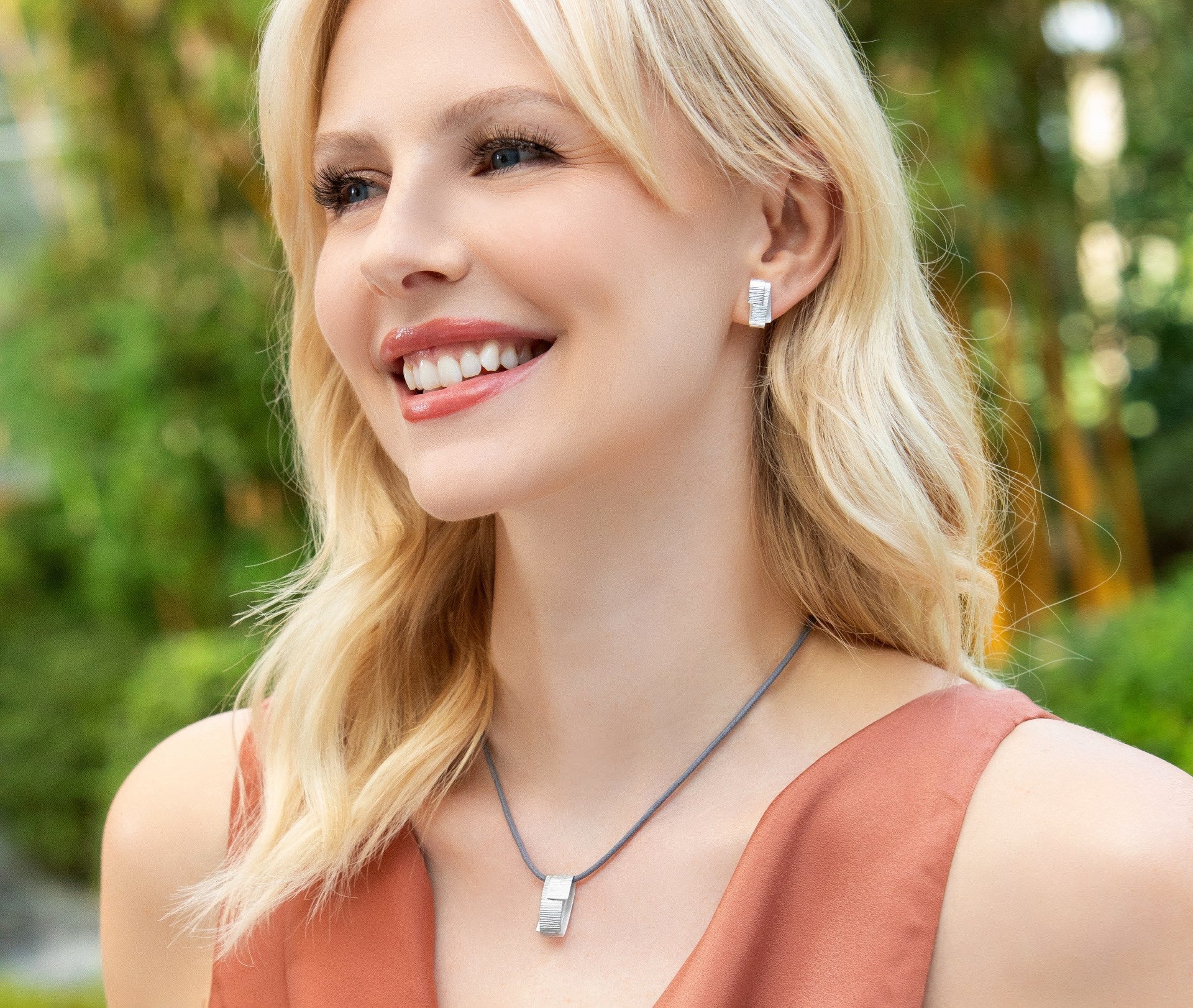 Sterling sølv Ørestikker sandblæst/børstet - Urma.dk