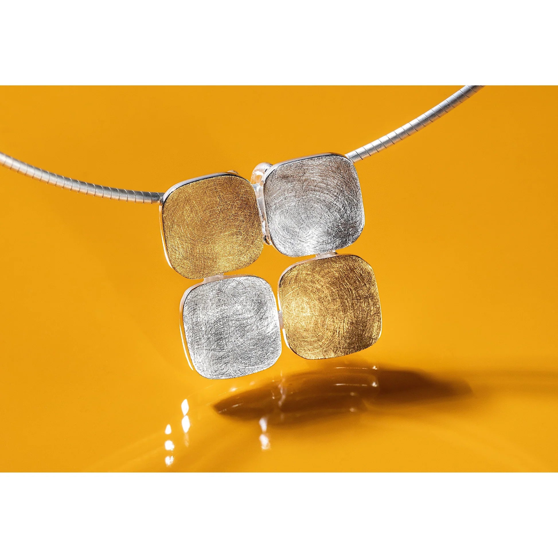 Sterling sølv Vedhæng, delvis fg børstet - Urma.dk