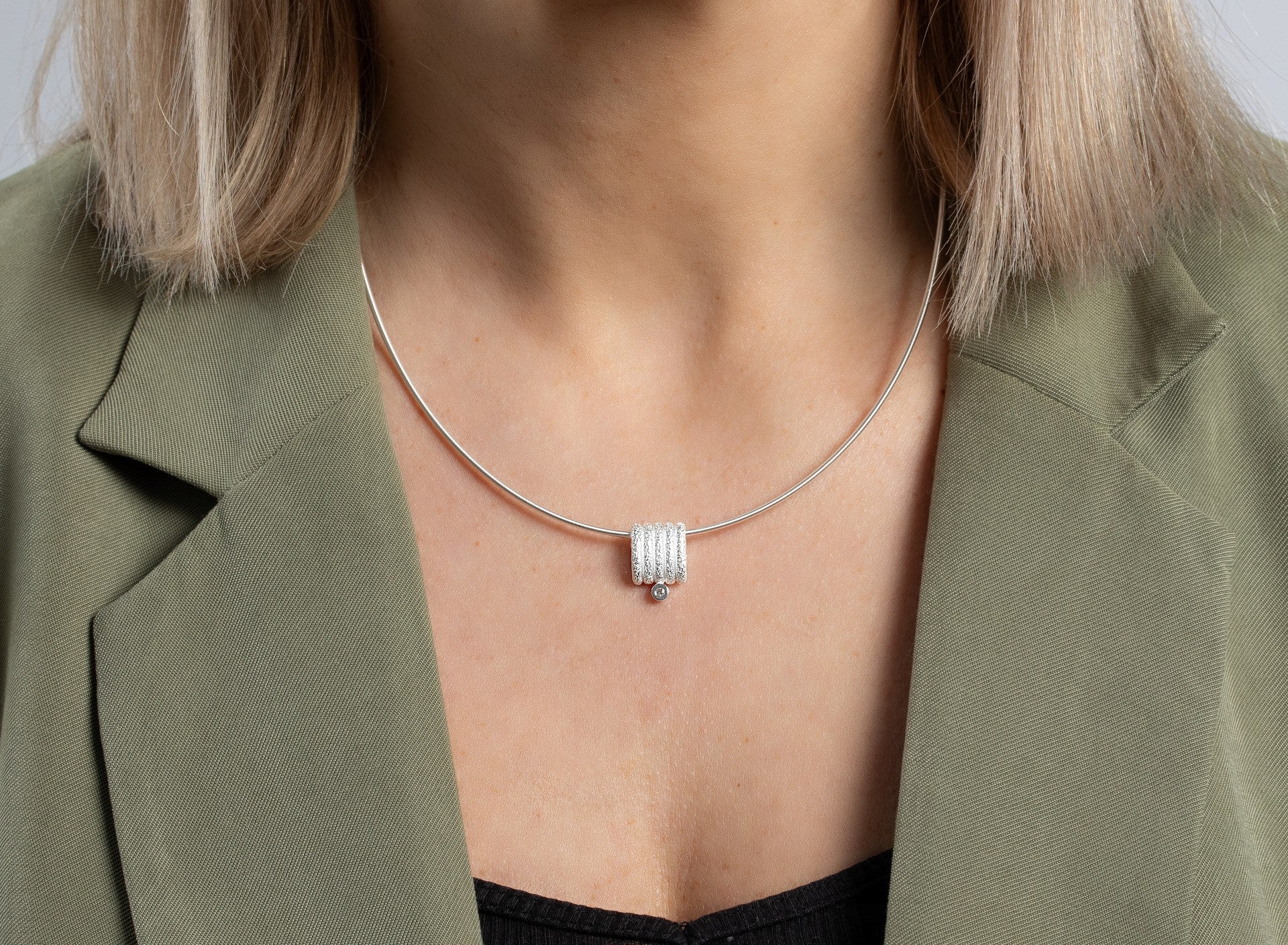 Sterling sølv Vedhæng mat/børstet, hvid topas 0,02ct - Urma.dk