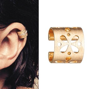 Ear cuff med blomster