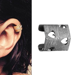 Ear cuff med hjertemønster sølv