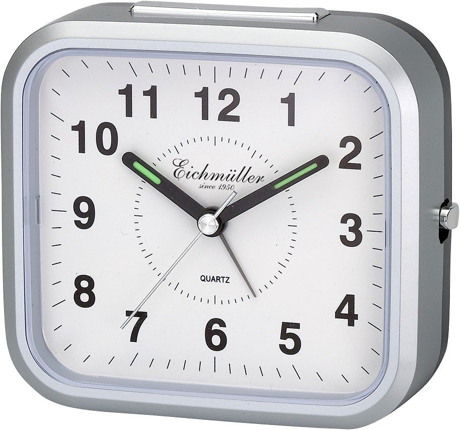 Vækkeur kvadratisk med hvid skive og sorte tal - Sølvgrå - Urma.dk